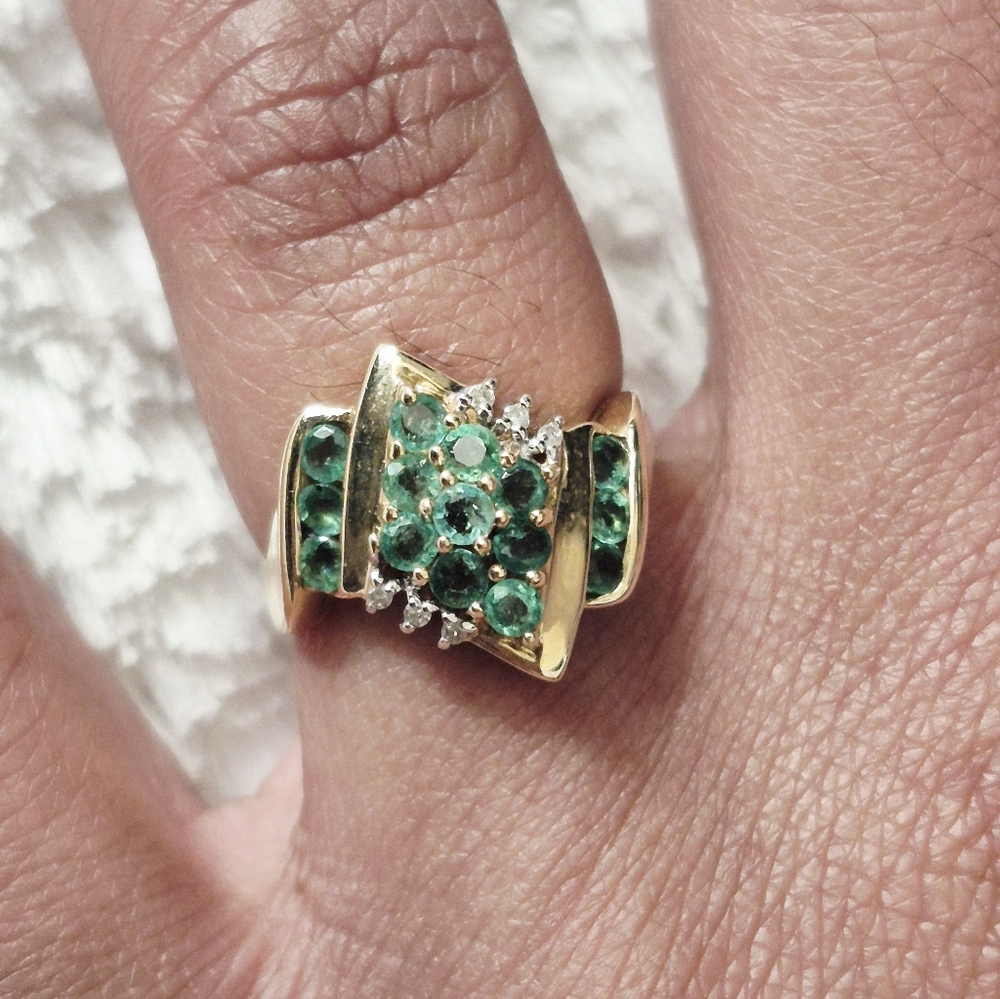 Vintage 14k Yellow Gold Emerald & Diamond Cluster Cocktail Ring - Picture 2 of 6